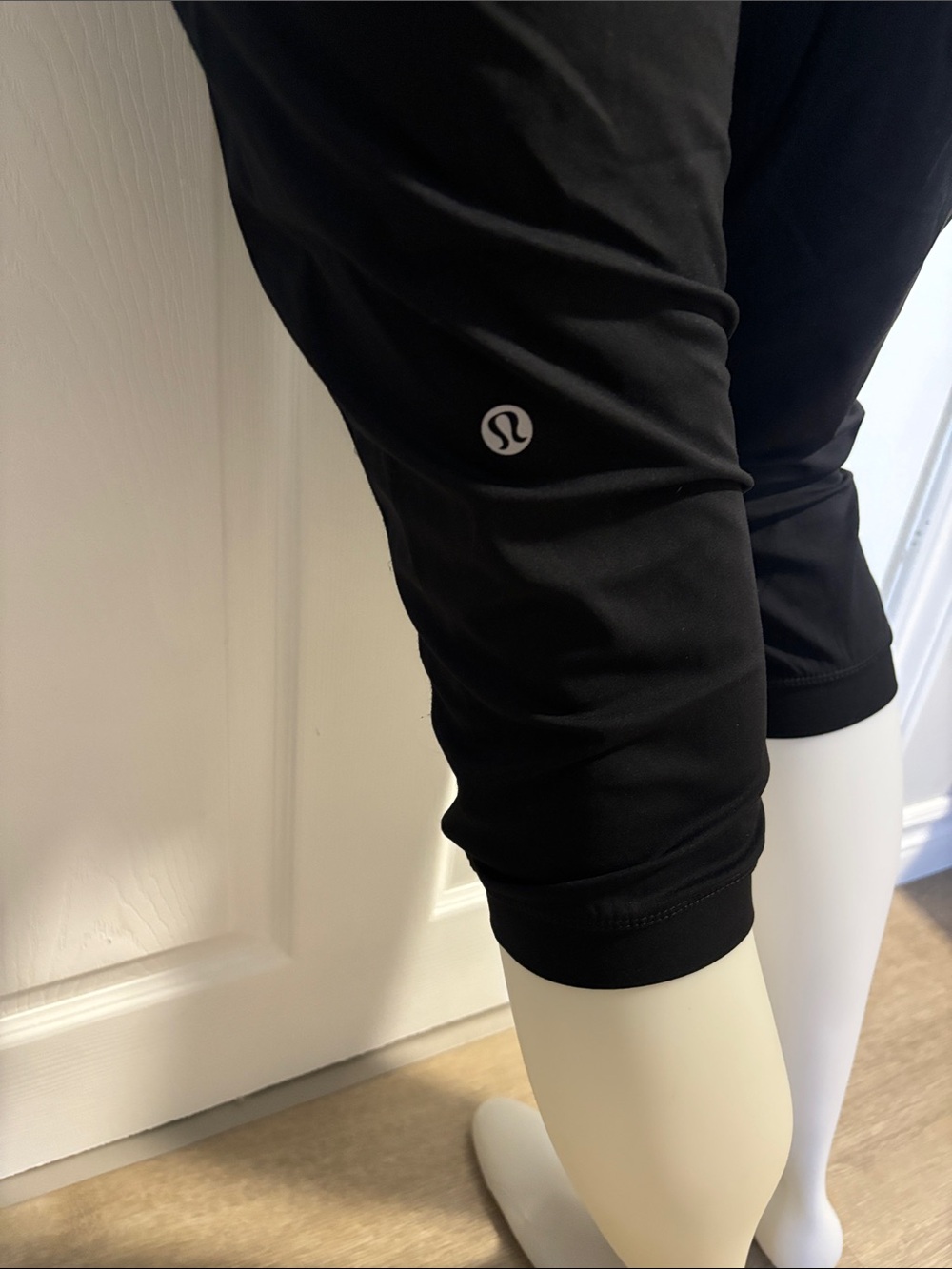 LULULEMON capris - Picture 3 of 5